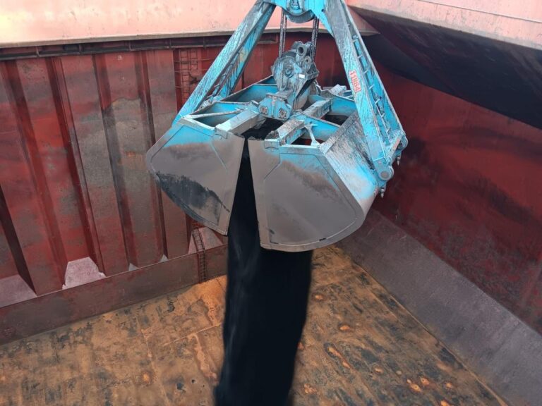 Close-up of grab equipment in operation